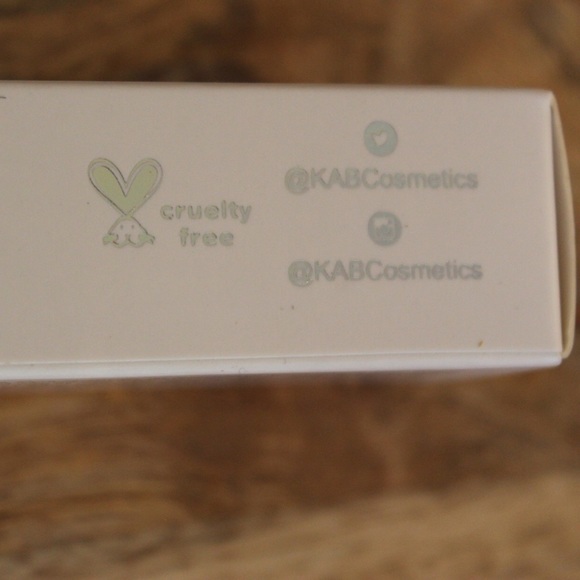 Kab | Lipgloss and lip liner duo in Charming - Picture 8 of 9